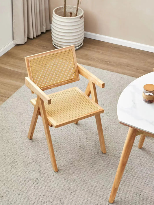 Natural Wood Chairs：A stylish and Practical Addition to Any Home