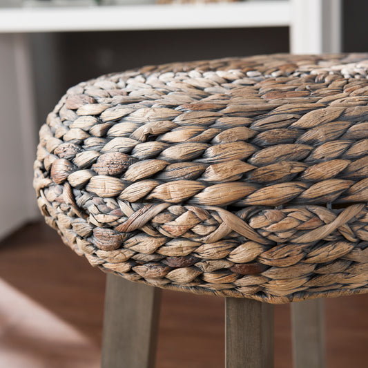 Outdoor and Indoor Wood Furniture: 8 Tips for Cleaning and Refreshing it